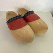 Holzschuhe – 2 Ketten + 1 Paar handgefertigte Klompen – Deko & Sammler
