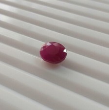 Natürlicher Rubinschliff