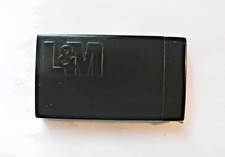 Flaches Gas-Feuerzeug ( elektr. ) mit L&M Prägung, schwarz NIGHT, nachfüllbar