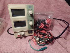 Gleichstromnetzteil /