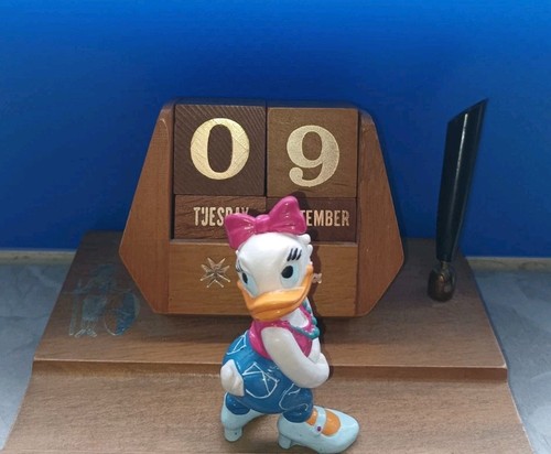 Walt disney daisy - walt,