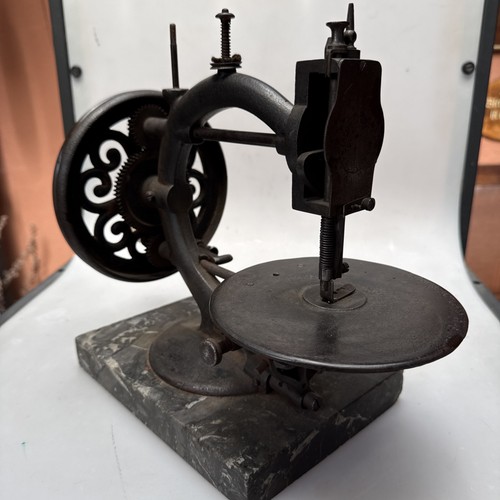 Antike sattler nähmaschine - sattler,