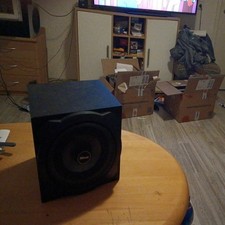 1 Subwoofer und 2 Satelliten
