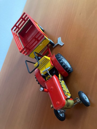 Schuco traktor mit hänger aus - schuco,