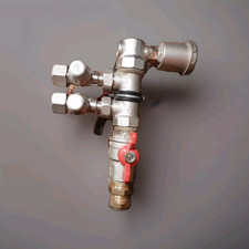 Warmwasserverteiler, mit