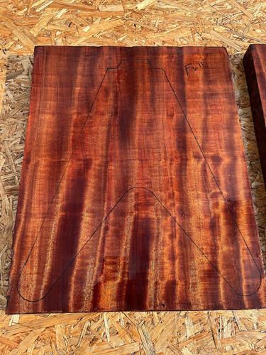 Pomelle gesteppter sapele - /,