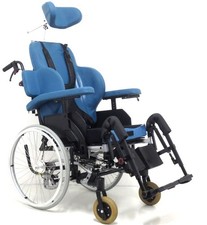 Pflegestuhl  Multifunktionsrollstuhl Therapiestuhl mit Tisch NETTI 4U CE Plus