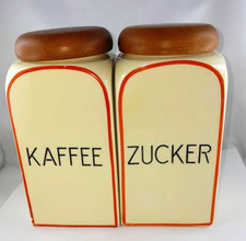 2 alte Porzellan? Holz Dosen