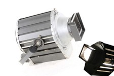 großer alter Scheinwerfer