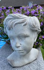 Große Putte Pflanzbüste