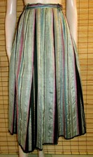 BUNT GEMUSTERTER TRACHTENROCK