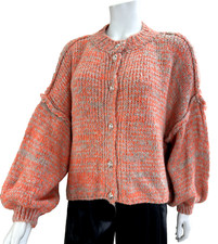 Coco Italy beige meliert Strickjacke Gold Knöpfe Nähte links Pluderarm OS