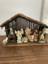 10 Krippen Figuren aus dicken Porzellan mit Stall Krippe Weihnachten