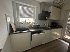 Einbauküche mit elektrogeräten Neff.