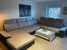 große U-förmige Couchlandschaft mit Stauraum; Zustand wie neu