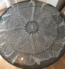 Dekorativ und handgestrickt*Tischdecke*Oma's Handarbeit* * ca. Ø 96cm* 