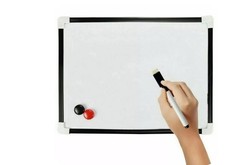 Everyday A4 hängendes trocken abwischbares magnetisches Whiteboard - weiß plus Stift