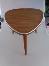 Blumenhocker Nierentisch