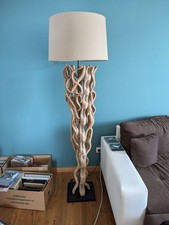 Stehleuchte Scultra von Kare - Holz