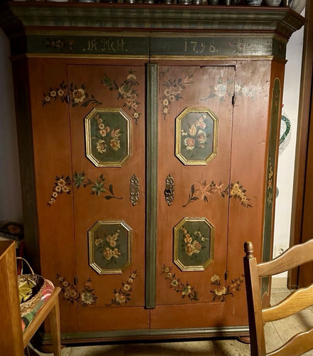 Antiker türiger holzschrank - antiker,