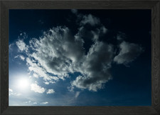 Bewölkter Himmel mit Sonne