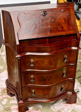 Antiker Nußbaum Sekretär mit Schreibklappe 92 cm Hoch