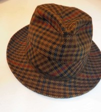 Country-Style: Trilby-Hut in klassischem Karomuster Brauntöne-camel-dunklem rot