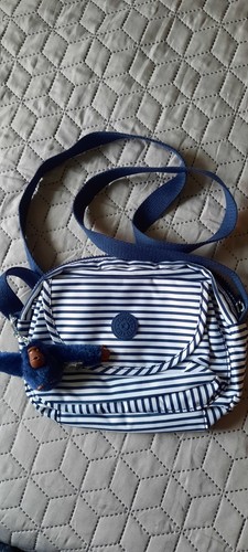 Kipling kleine blau weiße