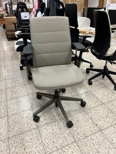 Steelcase Think Glow Up Ergonomischer Bürostuhl mit LiveBack Lumbalstütze