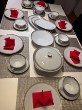 Hutschenreuther Hohenberg, Service, Dekor 04201, Perlmuttgrau+Goldrand 12 Pers.