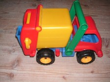 Müllwagen von Lena Kinderspielzeug für drin und draußen