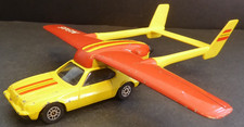 CORGI JUNIORS E2009 SCARAMANGA’S AEROCAR JAMES BOND MAN WITH GOLDEN GUN