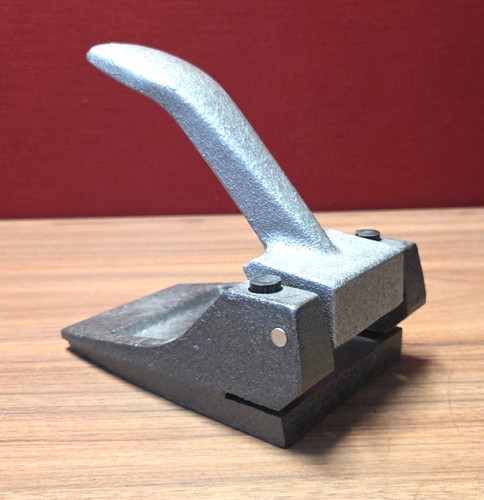 Locher schwer metall - schwer, alt