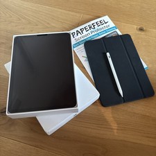 Apple iPad Air (5th Generation)Wi-Fi 64GB Space Grau Zubehörpaket - wie Neu