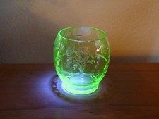 Vintage: Alte geschliffene Art Deco Uranglas Kugelvase 30er Jahre Glas Vase