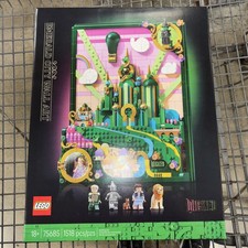 LEGO Wicked Emerald City Wall