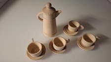 Puppenstubengeschirr aus Holz 1 Kanne mit Deckel und 4 Tassen mit Unterteller