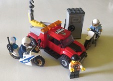 LEGO CITY: Abschleppwagen auf Abwegen (60137)