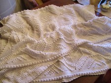 weisse große Filethäkelei