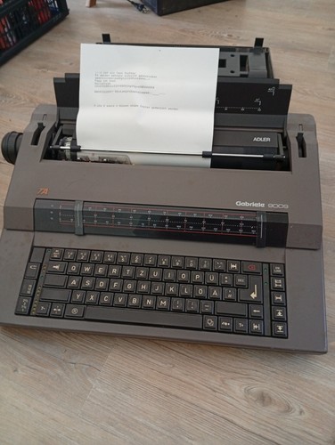Triumph adler gabriele - triumph, 9009