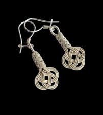 Handgefertigte 1000 Silber Keltischer Knoten Hängeohrringe–Unisex-Design Schmuck