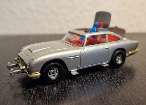 Corgi 007 aston - corgi, martin