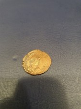 Antike gold-bronze-farbende römische  Münze aus der Blütezeit des alten Roms!