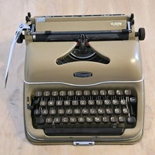 Reise Schreibmaschine TRIUMPH Modell "Perfekt" im Koffer mit Zubehör