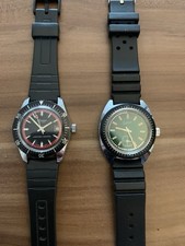 2 Vintage Diver 