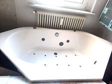 Komplettes wirpool, Duschkabine, Bidet, Waschbecken und ein