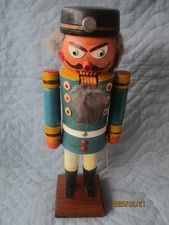 Alter antiker Nussknacker aus