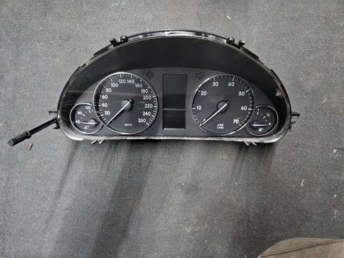 Mercedes w203 klasse tacho - mercedes,
