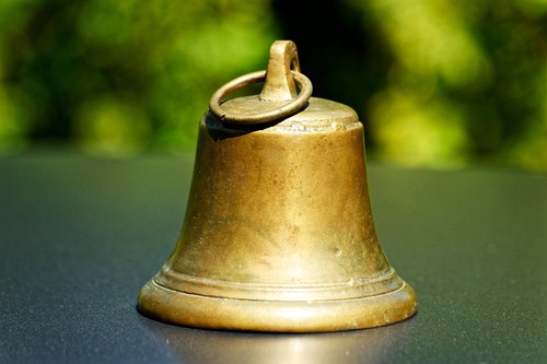 Alte glocke mit - mit, klöppel