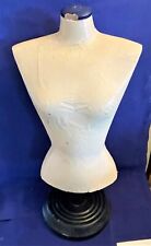 s.alte Schneiderpuppe als Torso Pappe Pappmaschee auf Holzsockel H 78 cm